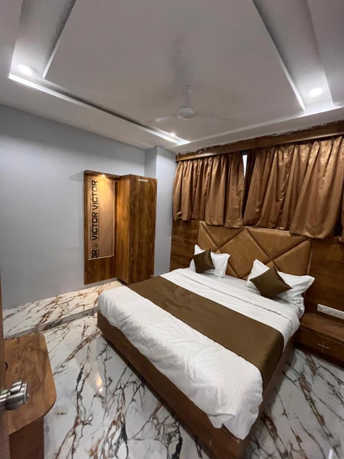 Hotel Krishna อาเมดาบัด ภายนอก รูปภาพ